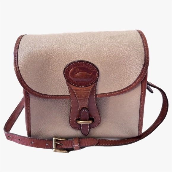 Dooney & Bourke Vintage 90s Essex Saddle Pebbled Leather Crossbody Bag - Picture 4 of 15